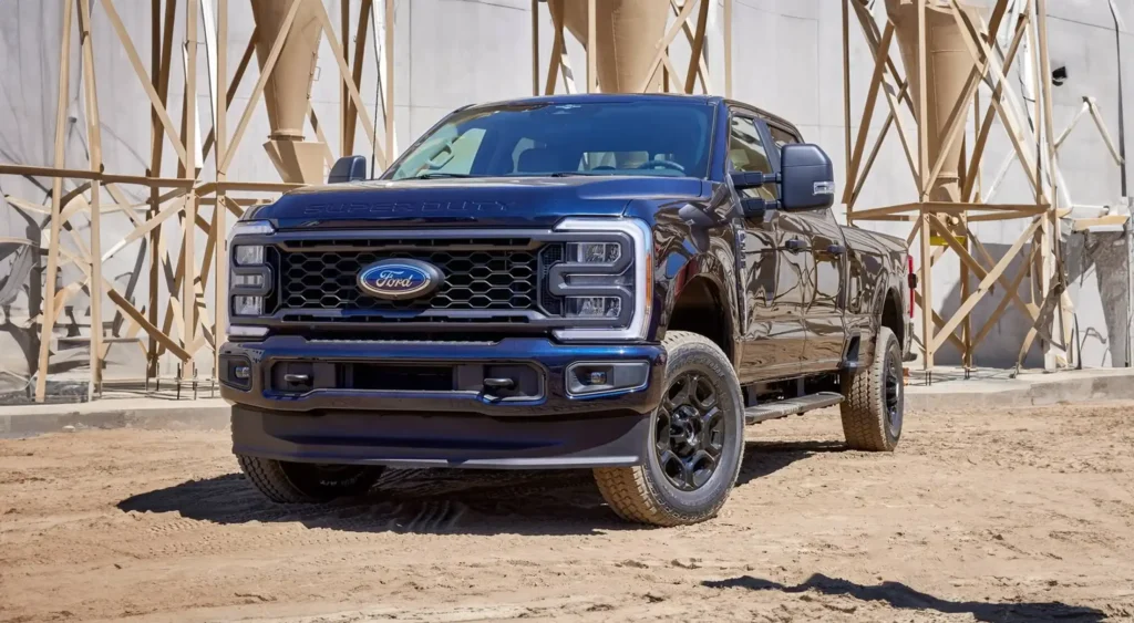 2023_ford_f-250-super-duty_crew